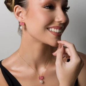 Conjunto Colar e Brinco Pilar Fusion Rosa com Pérola Banhado em Ouro 18K