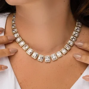 Colar com Zircônias Transparentes Banhado a Ouro 18K